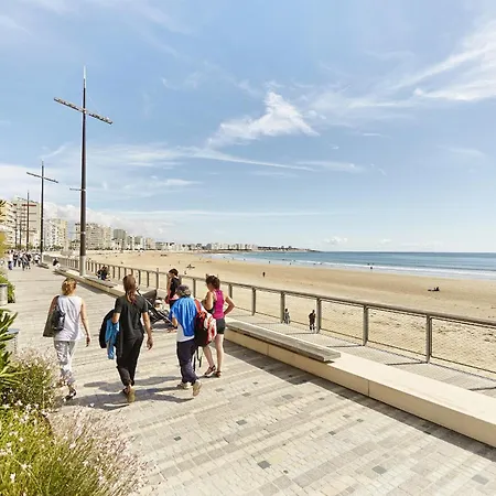 Maison Avec Dependance Dans Le Jardin Pour 6