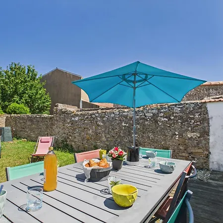 Maison Avec Dependance Dans Le Jardin Pour 6 *