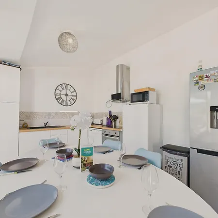 Maison Avec Dependance Dans Le Jardin Pour 6