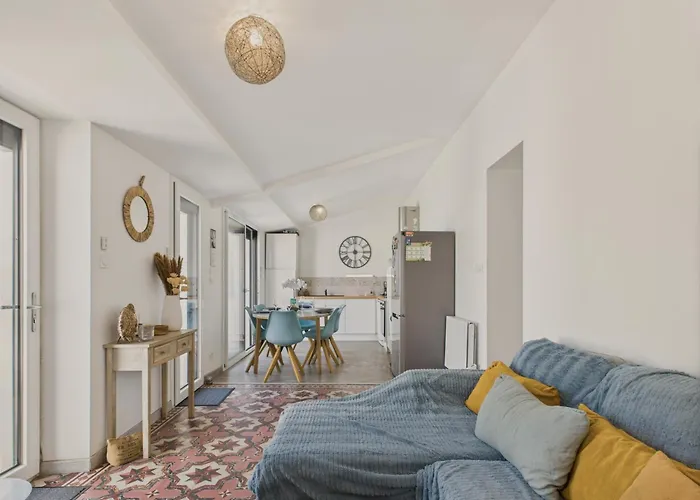 Сasa de vacaciones Maison Avec Dépendance Dans Le Jardin Pour 6